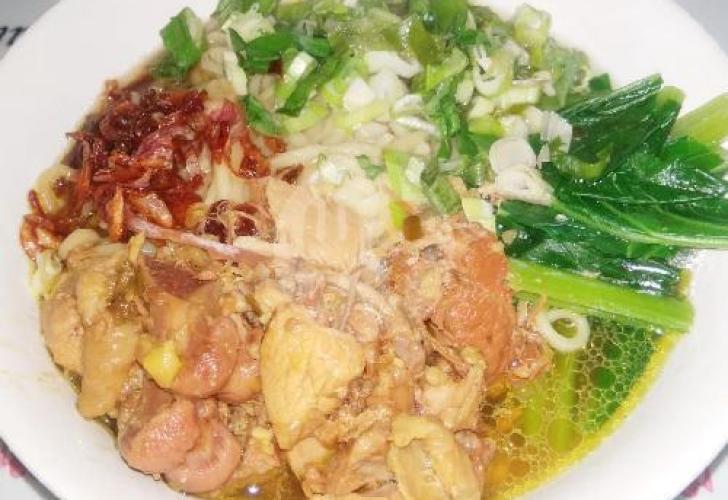 Mie Ayam Suryo Roso: Kenikmatan yang Menghangatkan Jiwa di Sidakaya